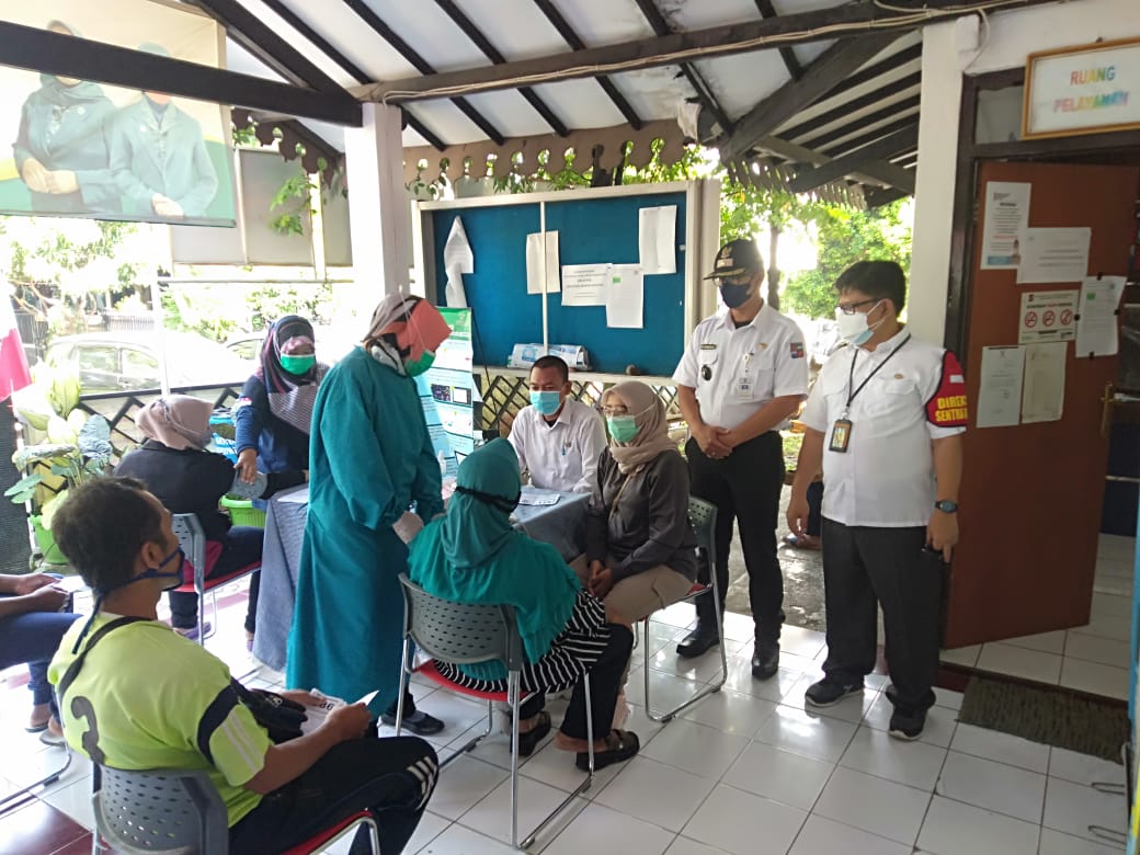 Adhi Bagus Indrawan, S.Si.,T.MA., Lurah Kedung Waringin Kejar Target Vaksinasi