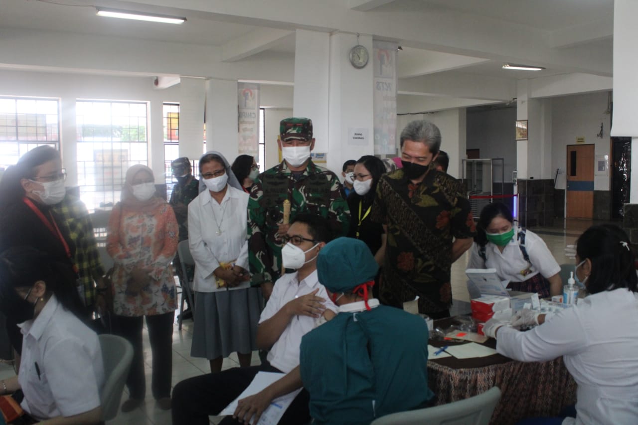Danrem 061/SK Brigjen TNI Achmad Fauzi, S.IP.,MM., Tinjau Langsung Serbuan Vaksinasi di Kota dan Kab. Bogor