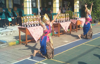 Ratusan siswa SD di Bogor timur mengikuti Festival Tunas Bahasa Ibu.  