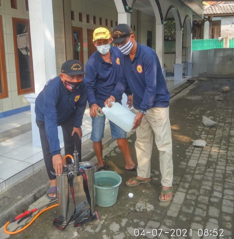 Penyemprotan Cairan Disinfektan, Sterilisasi dan Disinfeksi di Tempat Ibadah