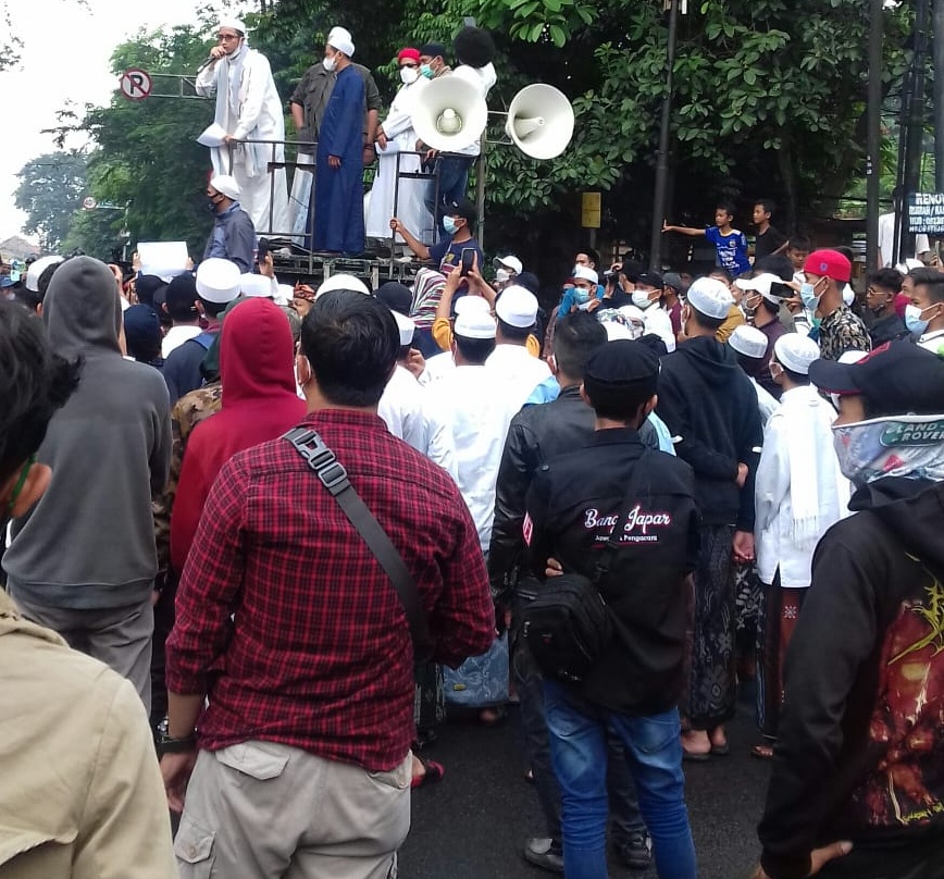 Massa Pendukung Habib Rizieq Shihab Kembali Datangi DPRD Kota Bogor