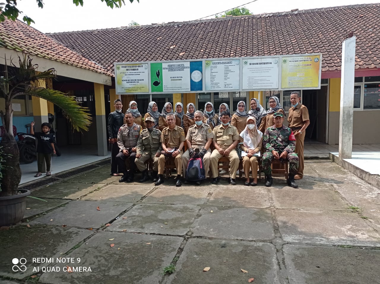 Sertu Deddy Winardi Babinsa Desa Kota Batu Hadiri Verifikasi Persiapan PTM