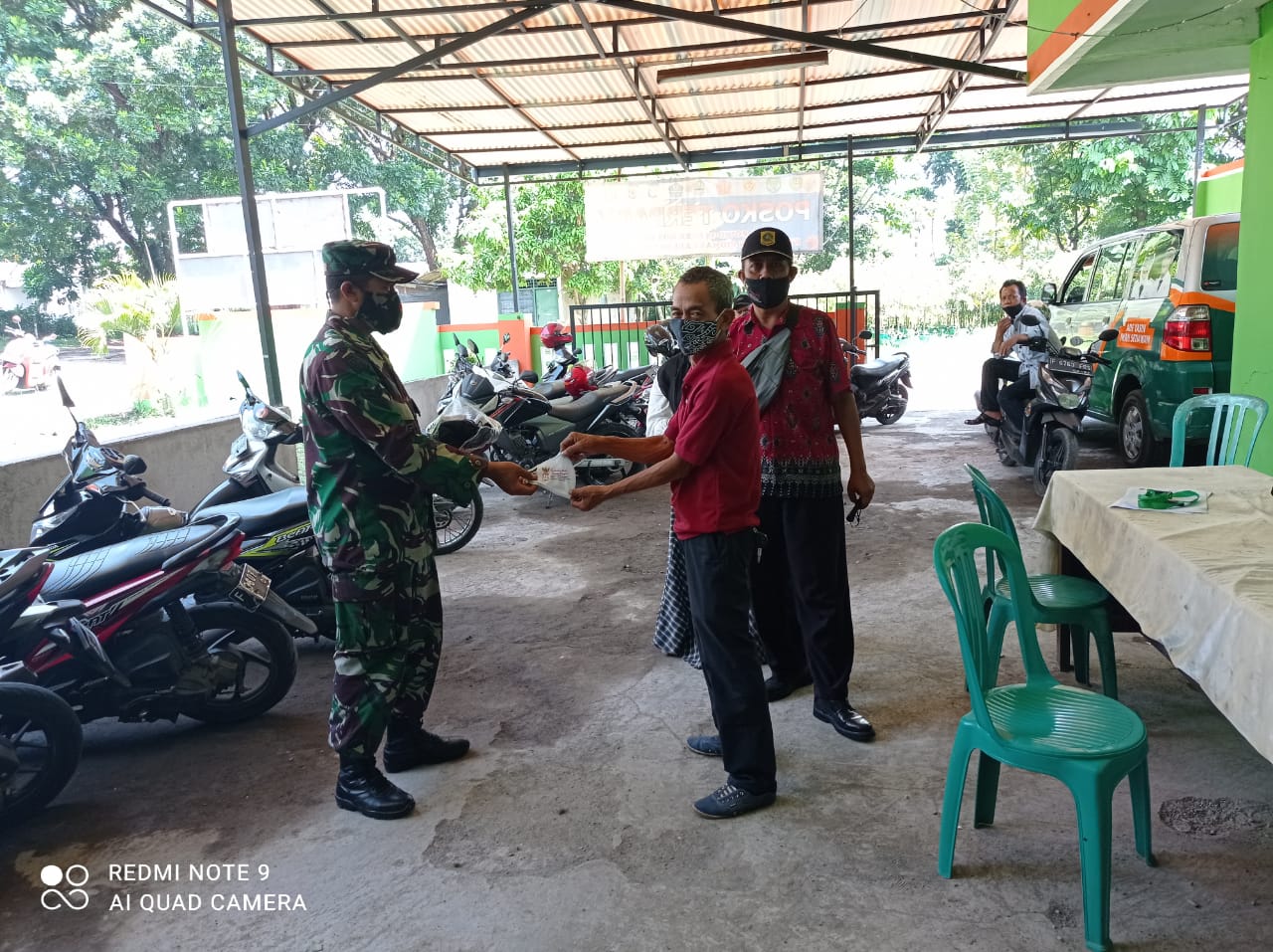 Sertu Deddy Winardi Babinsa Desa Kota Batu Berikan Sosialisasi dan Himbauan Bahaya Covid-19
