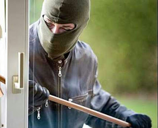 Aksi Pencuri di Siang Bolong