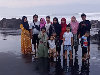 Cucurak dan Wisata Alam ke Pantai Pelabuhan Ratu Sukabumi Jawa Barat
