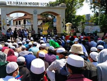 Simpatisan HRS Unjuk Rasa di Kejaksaan Negeri Kota Bogor