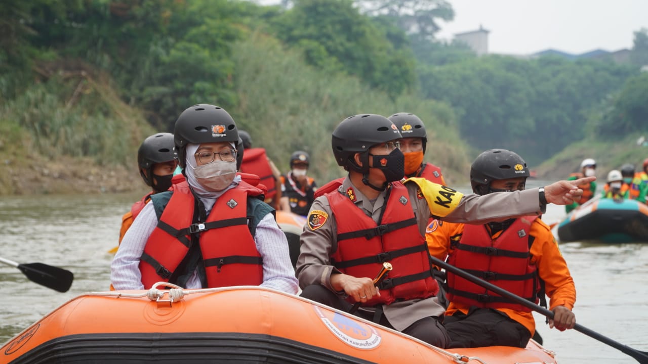 Kapolres Bogor dan Muspida Lakukan Normalisasi Kali Ciliwung