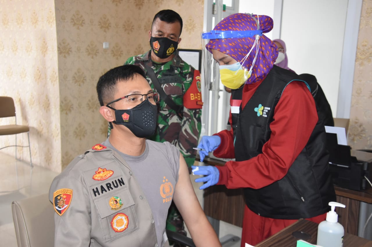 Kapolres Bogor Lakukan Penyuntikan Tahap ke Dua