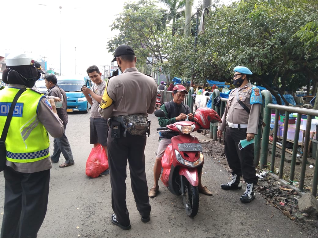 Gerakan Bogor Bermasker Dalam Rangka PPKM Stasioner diwilayah Hukum Cibinong