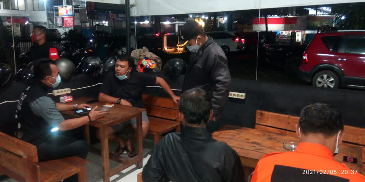 Jajaran Kelurahan Loji Laksanakan Giat Patroli PPKM