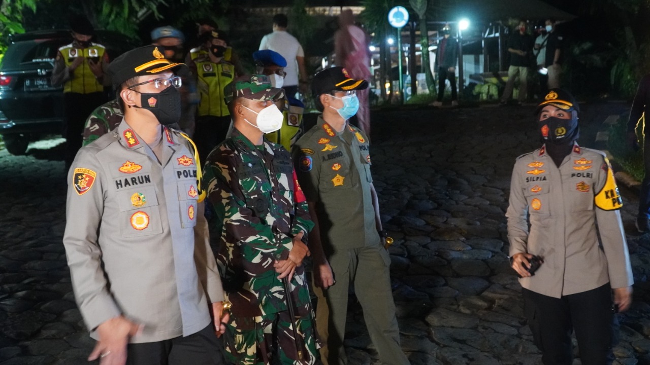 Kapolres Bogor Lanjutkan PPKM di sejumlah Cafe dan Villa