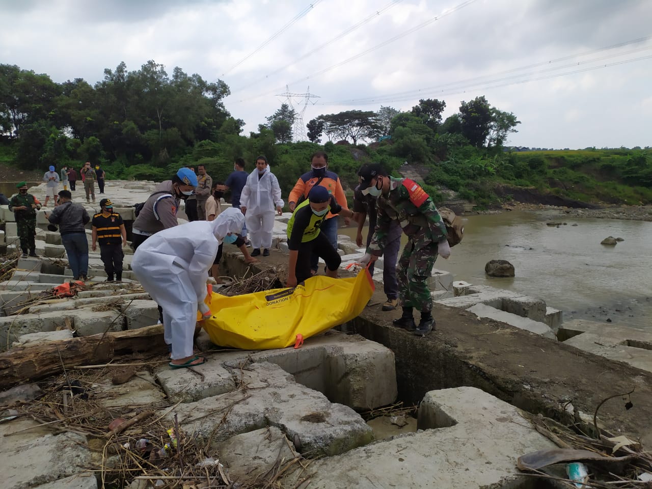 Polsek Jonggol Lakukan Evakuasi Jenazah