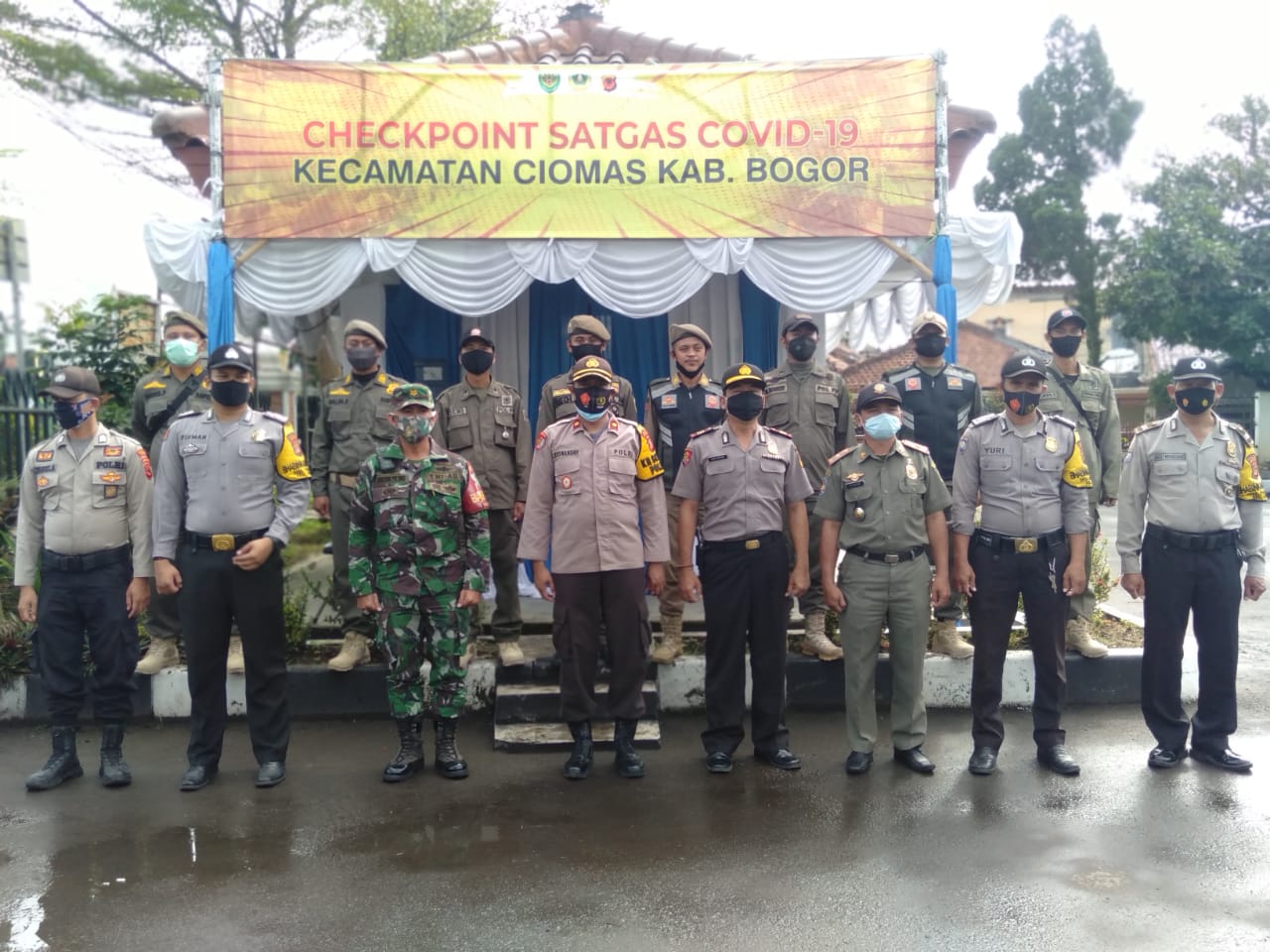 Muspika Kecamatan Ciomas Gelar Patroli Gabungan PPKM