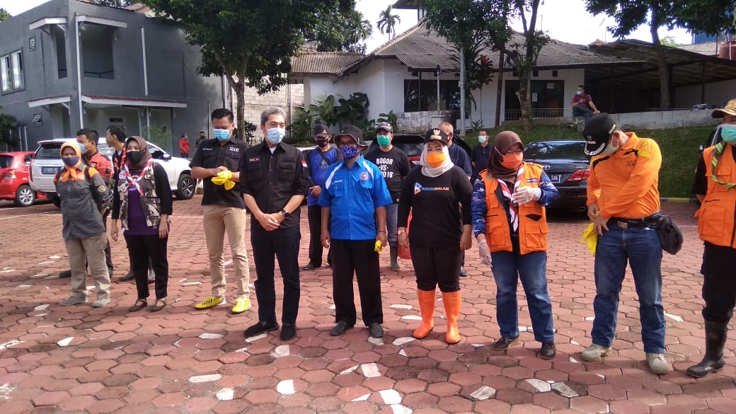 Wujudkan Lingkungan Bersih, Adakan Kerja Bakti Bersama Camat Bogor Barat dan Camat Tanah Sareal