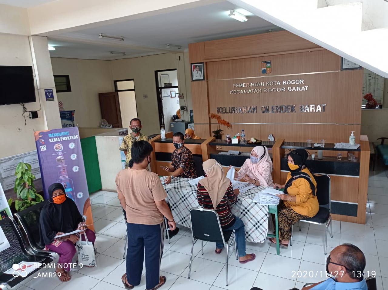 Kembali: Kelurahan Cilendek Barat Salurkan BLT