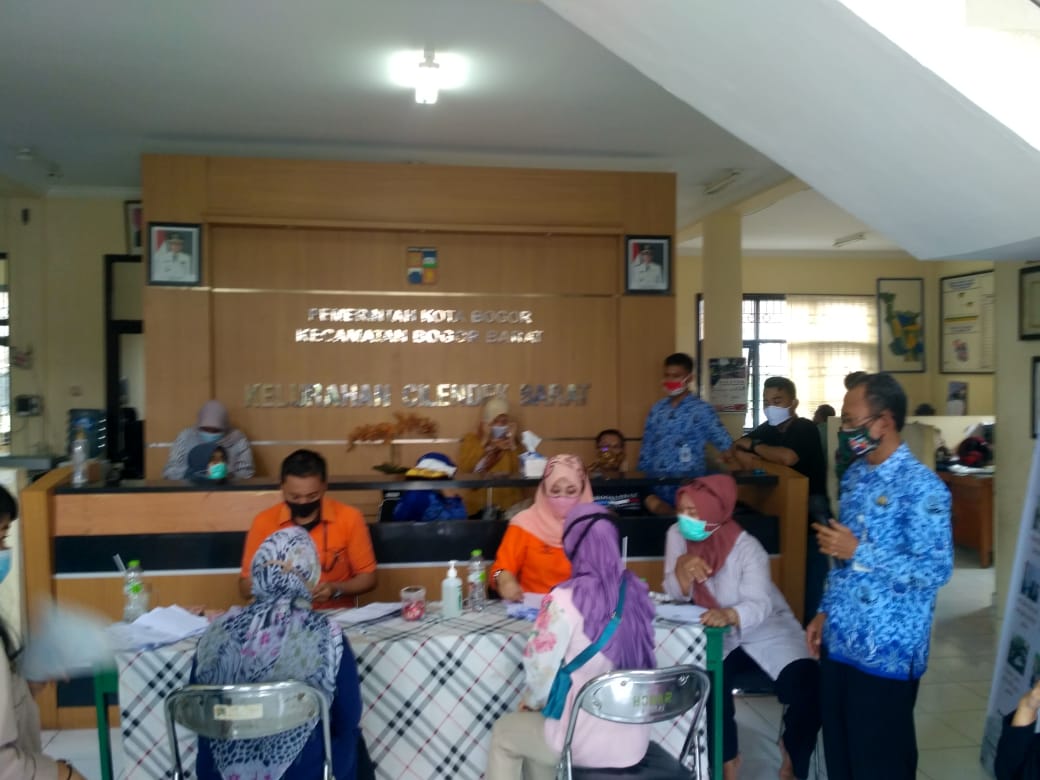 Penyaluran BLT Kemensos Tahap 8 Kelurahan Cilendek Barat