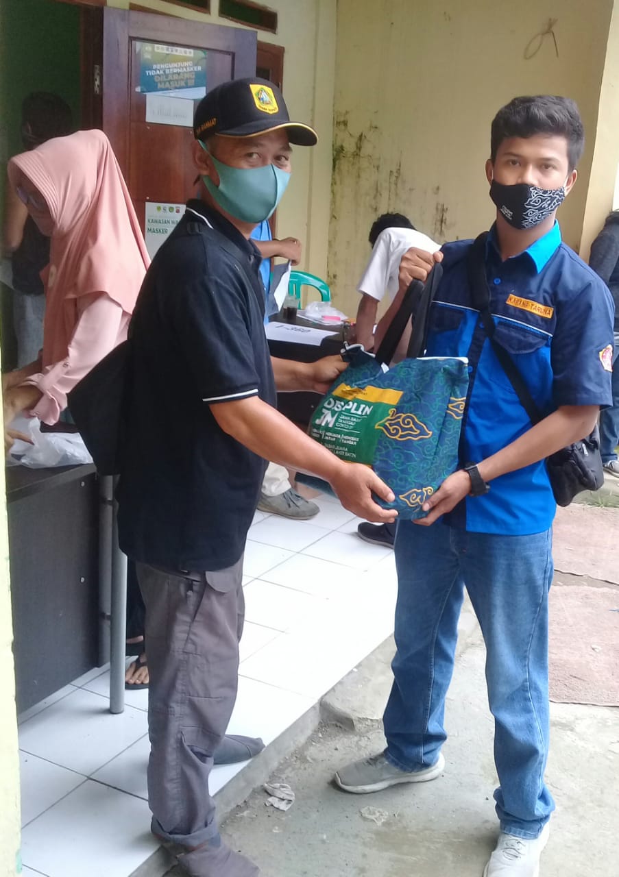 Pemdes Kota Batu Bersama Karang Taruna, Bagikan Banprov Tahap 3