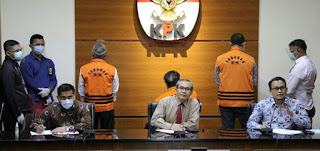 KPK Tahan 3 Tersangka Korupsi Dalam Penjualan dan Pemasaran di PT Dirgantara Indonesia