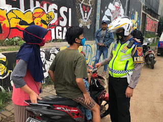 Rutin Gelar Ops Yustisi, Tim Gabungan Polsek Cileungsi Tegakkan Disiplin Protokol Kesehatan