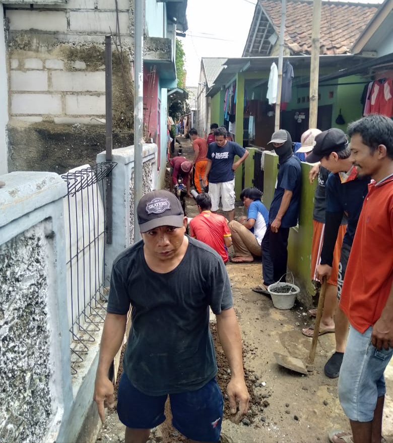Harapan Warga Gg. Garuda Rt. 001/06 Akhirnya Terwujud, Pembangunan Drainase Dan Jaling Mulai Dikerjakan