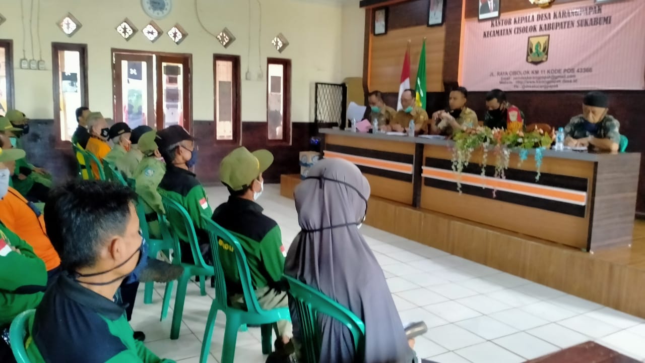 Pembekalan Pilkada 2020, Pemdes Karangpapak Adakan Rapat