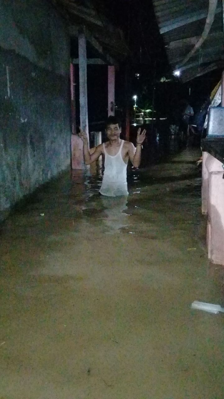 Rumah Terendam Banjir, Warga Kp. Keramat Dibuat Terkejut 
